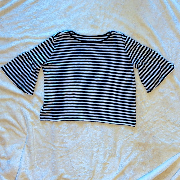 Like New! GAP Navy and White Stripe Boxy Top With Bell Sleeves - Size Medium - Picture 5 of 8